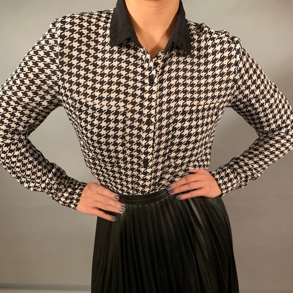 B&W Houndstooth Print Buttoned Down Shirt